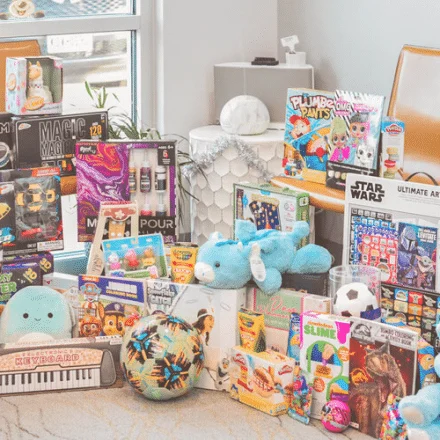 624e8ecd0585491dd130c6d7_60645bd4f5a771d8b68e5a3f_Christmas Giving Back